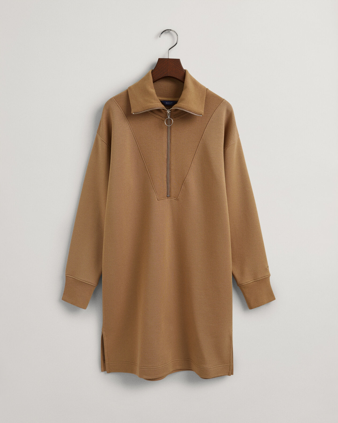 Joggingkjole med halv lynl&aring;s