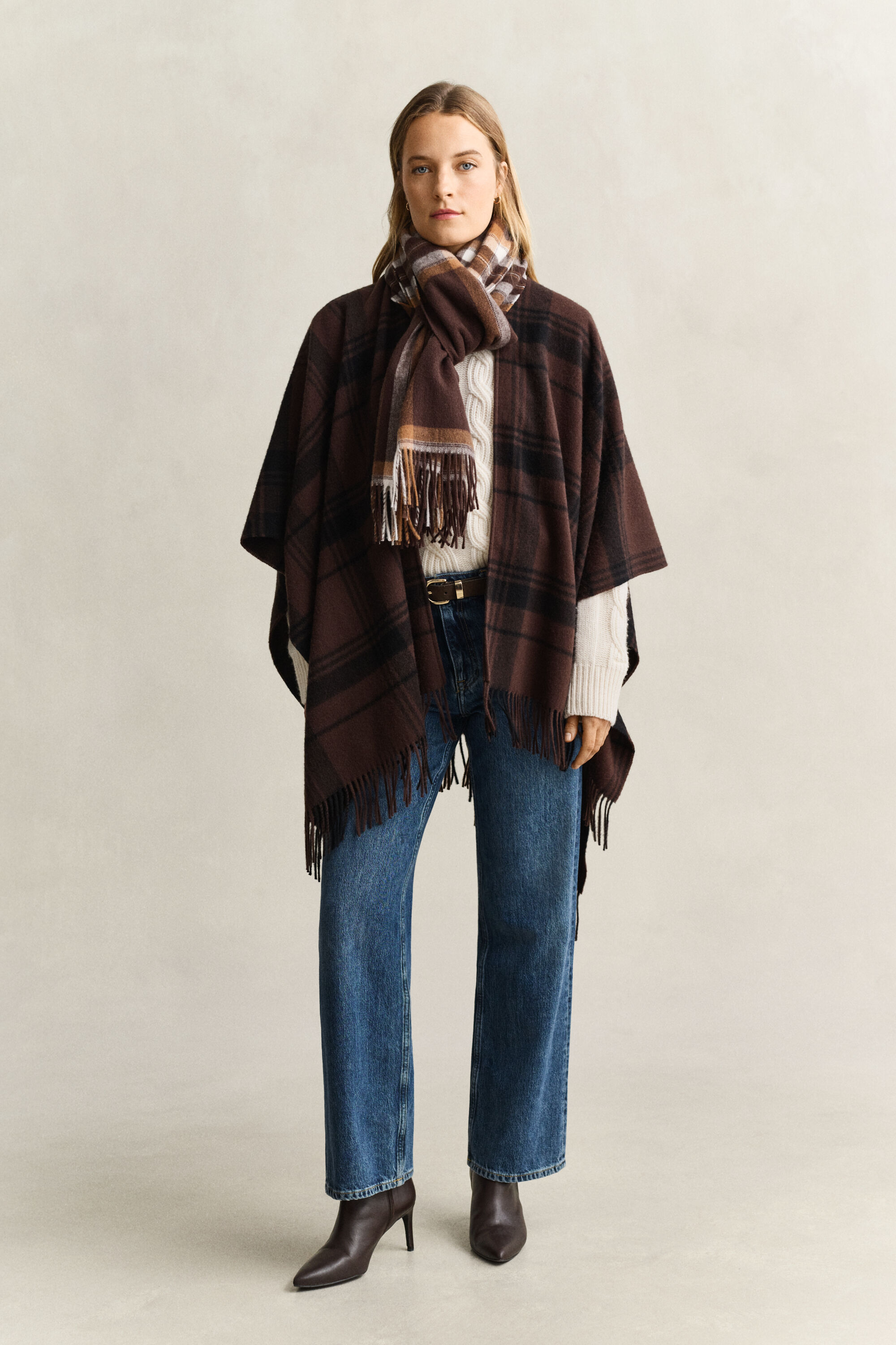 Ternet poncho i uld