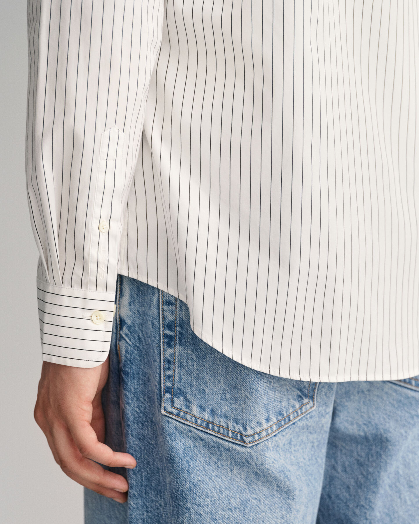 Slim fit formel skjorte med nålestriber