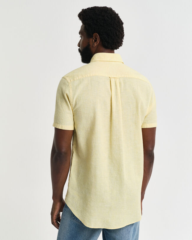 Regular fit skjorte af bomuldsh&oslash;r med korte &aelig;rmer