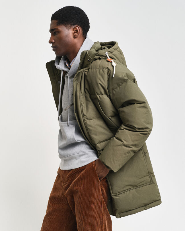 Tung dunjakke i mellemlængde