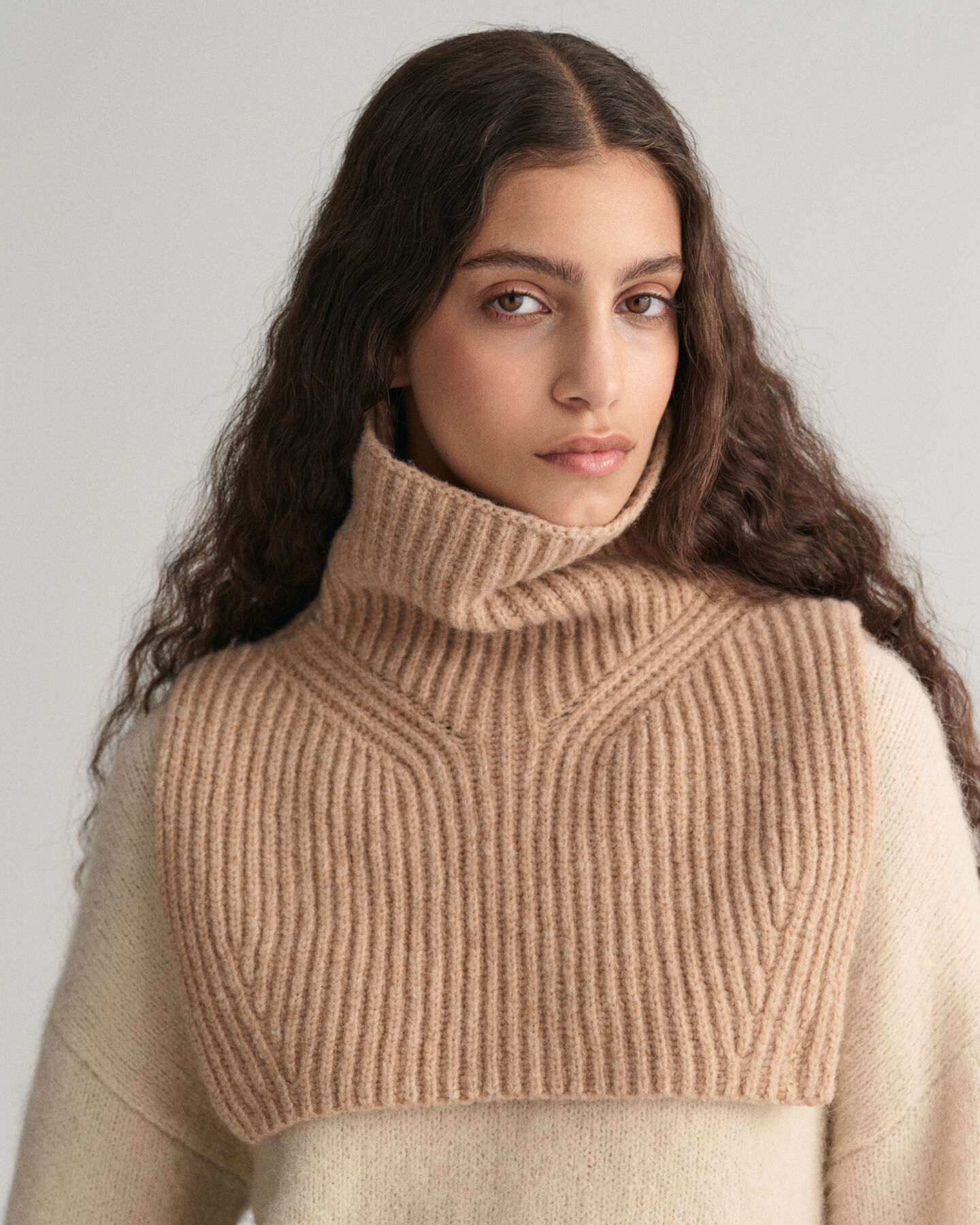 Ribstrikket forstykke