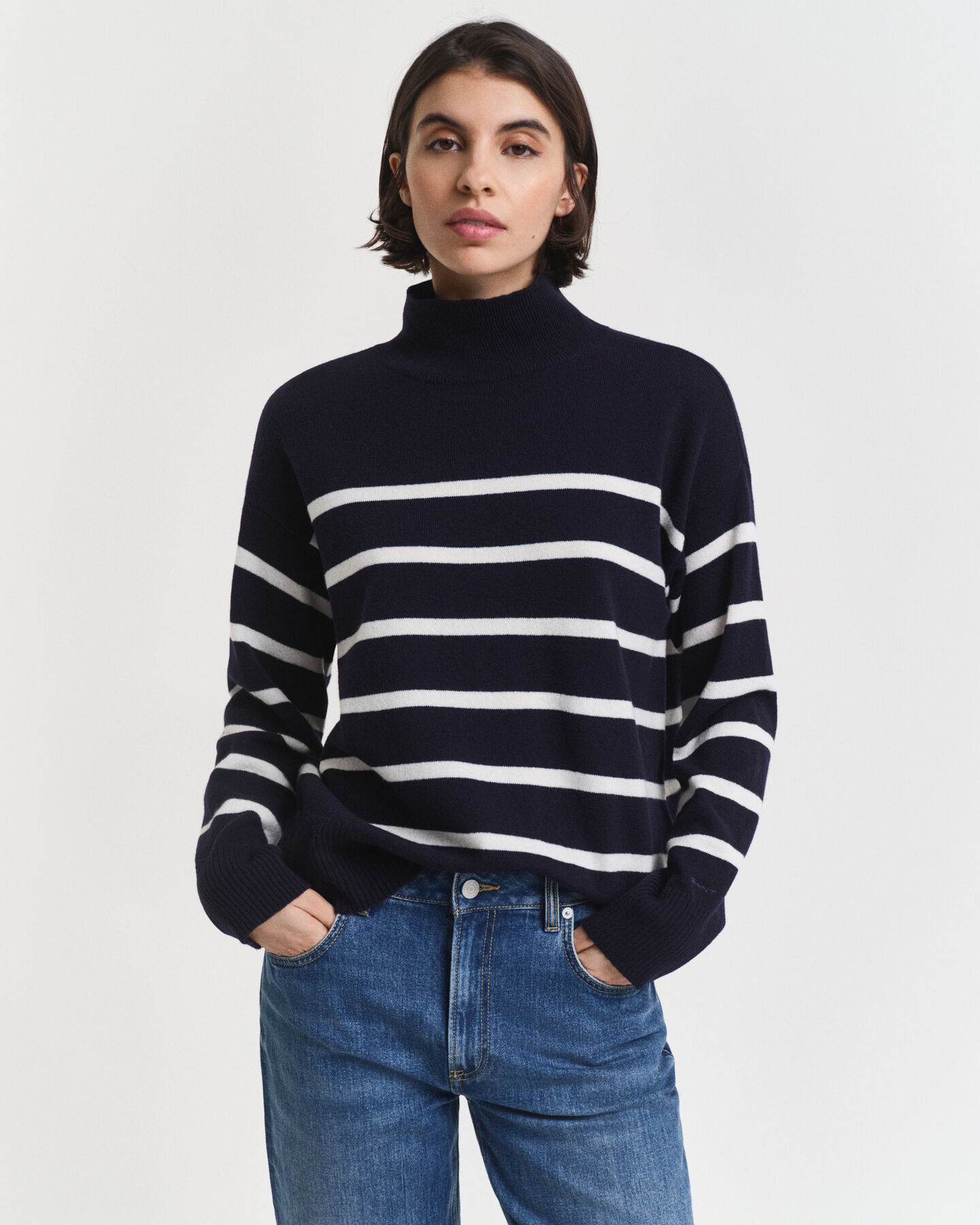 Stribet sweater med rullekrave af ekstra fin lammeuld