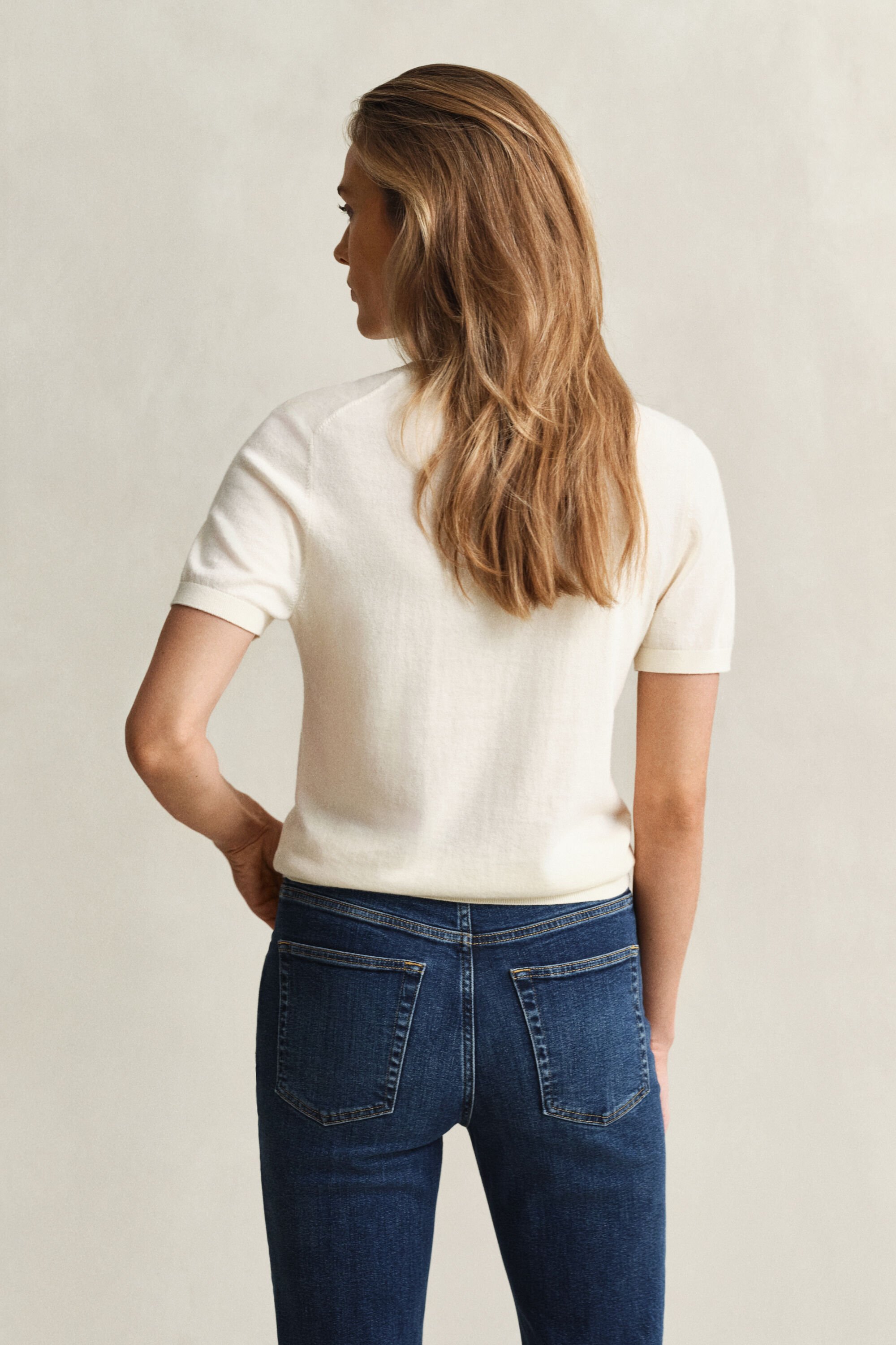 Let kortærmet sweater med crewneck