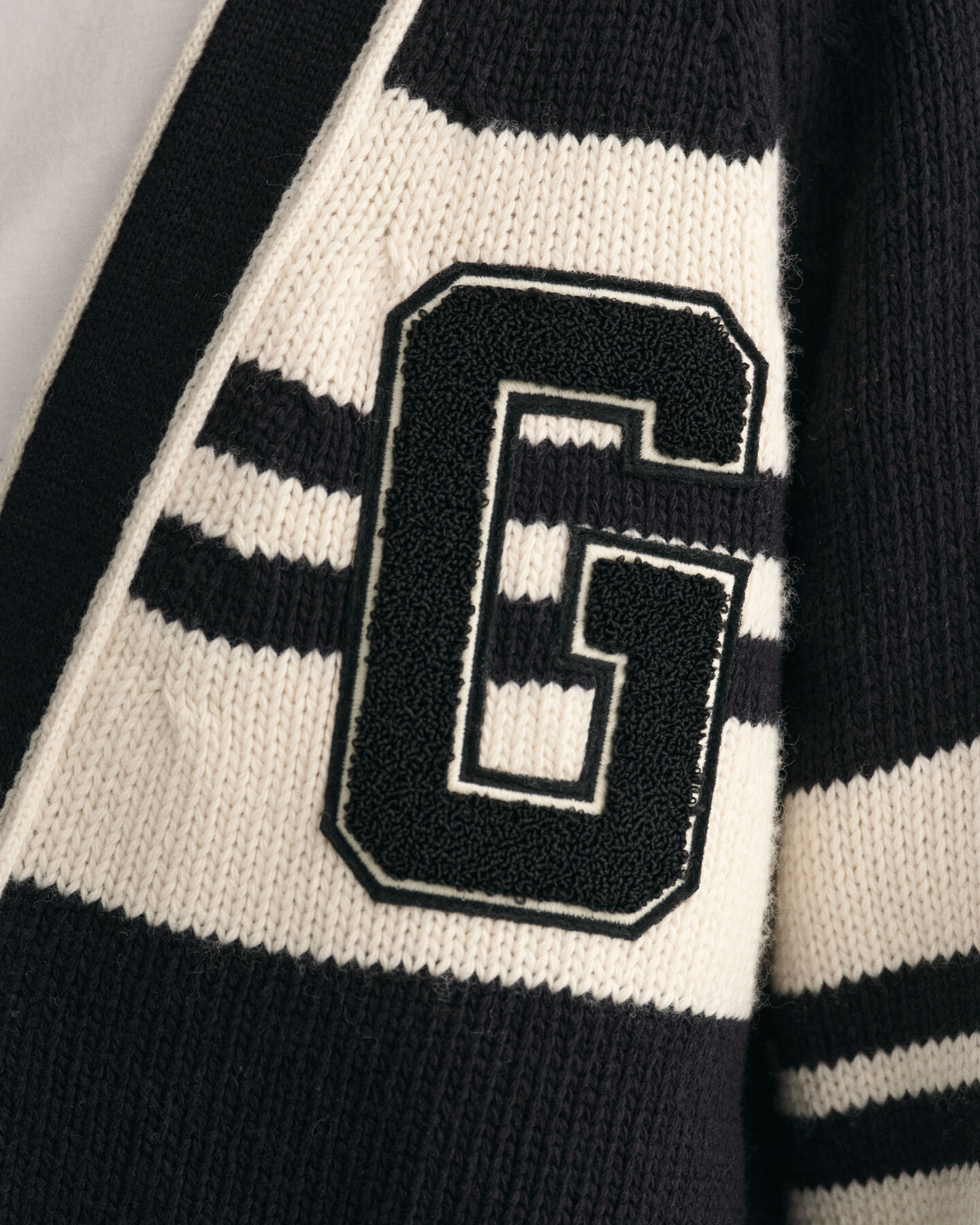 GANT Varsity cardigan med V-hals