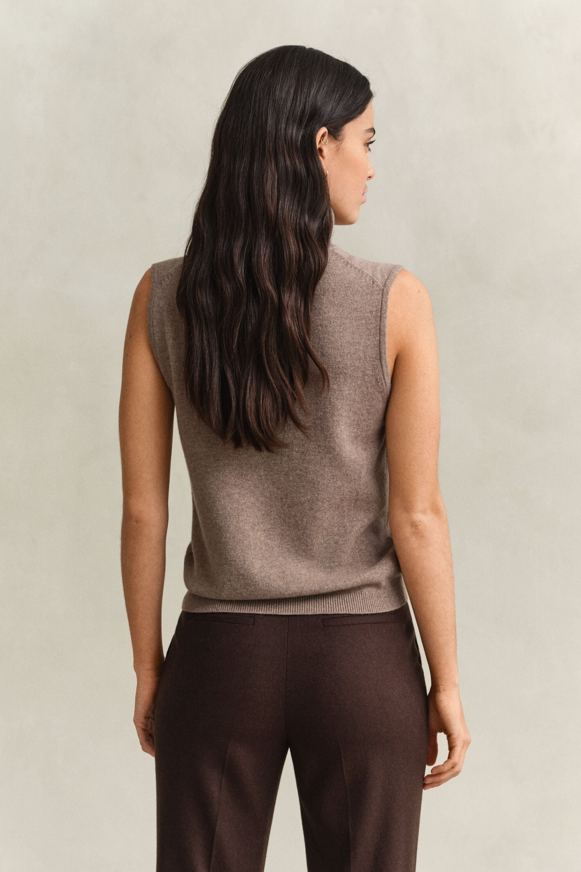 Sweater med rullekrave og uden ærmer
