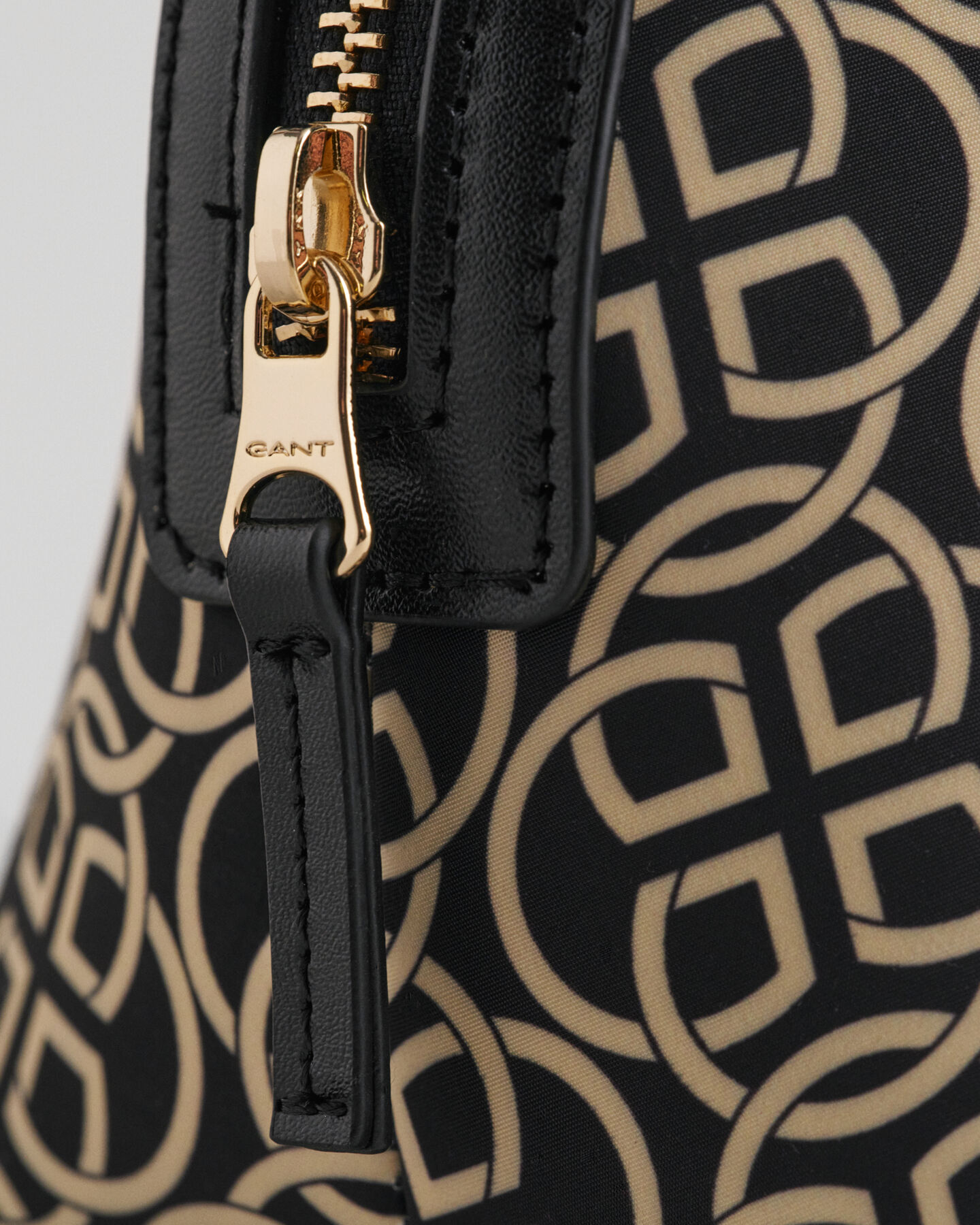 G Patterned toilettaske