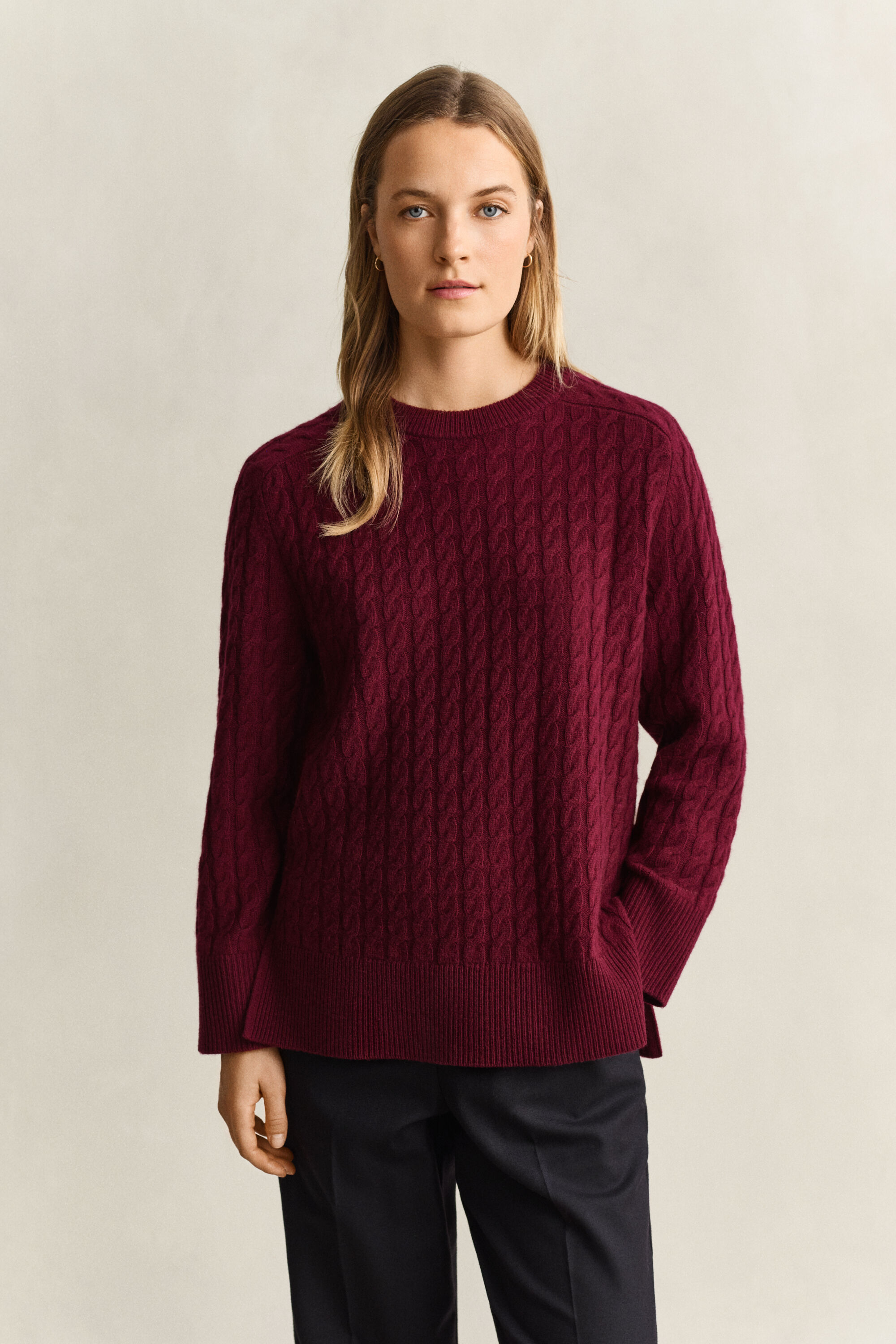 Sweater af uld og kashmir med kabelstrik