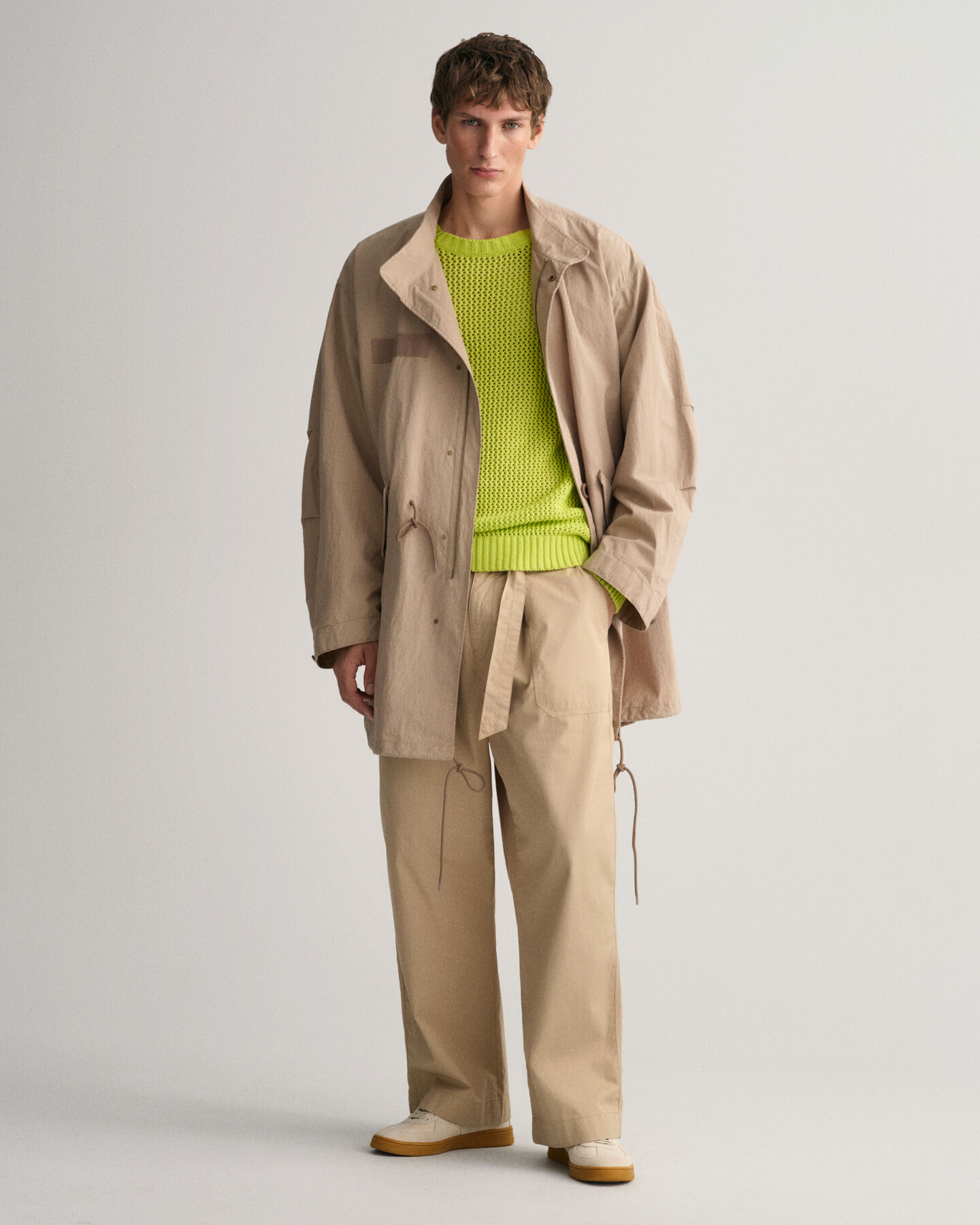 Bukser af bomuldspoplin med bælte