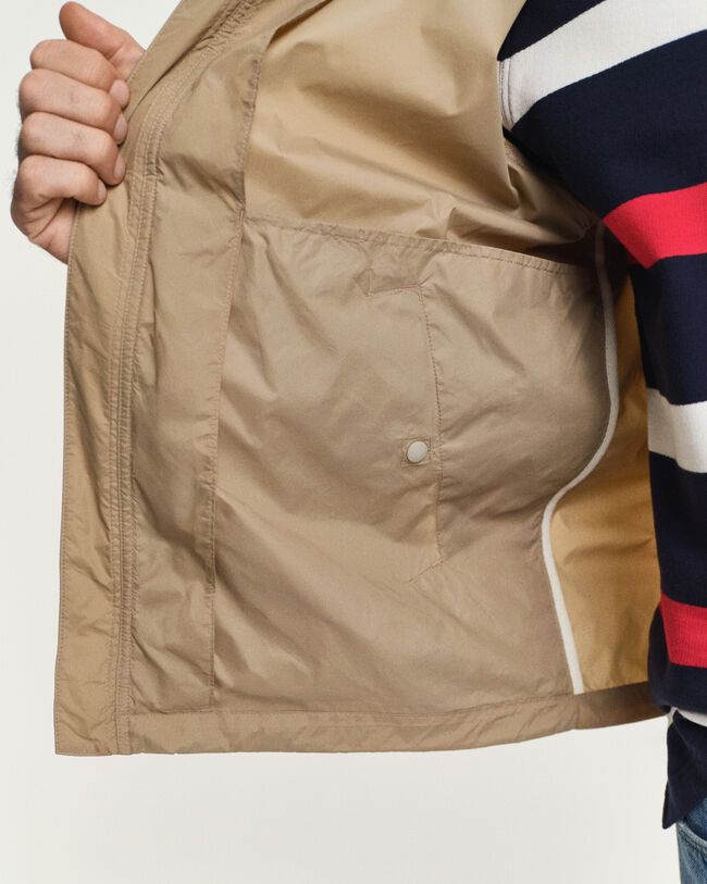 Let sammenfoldelig Windbreaker