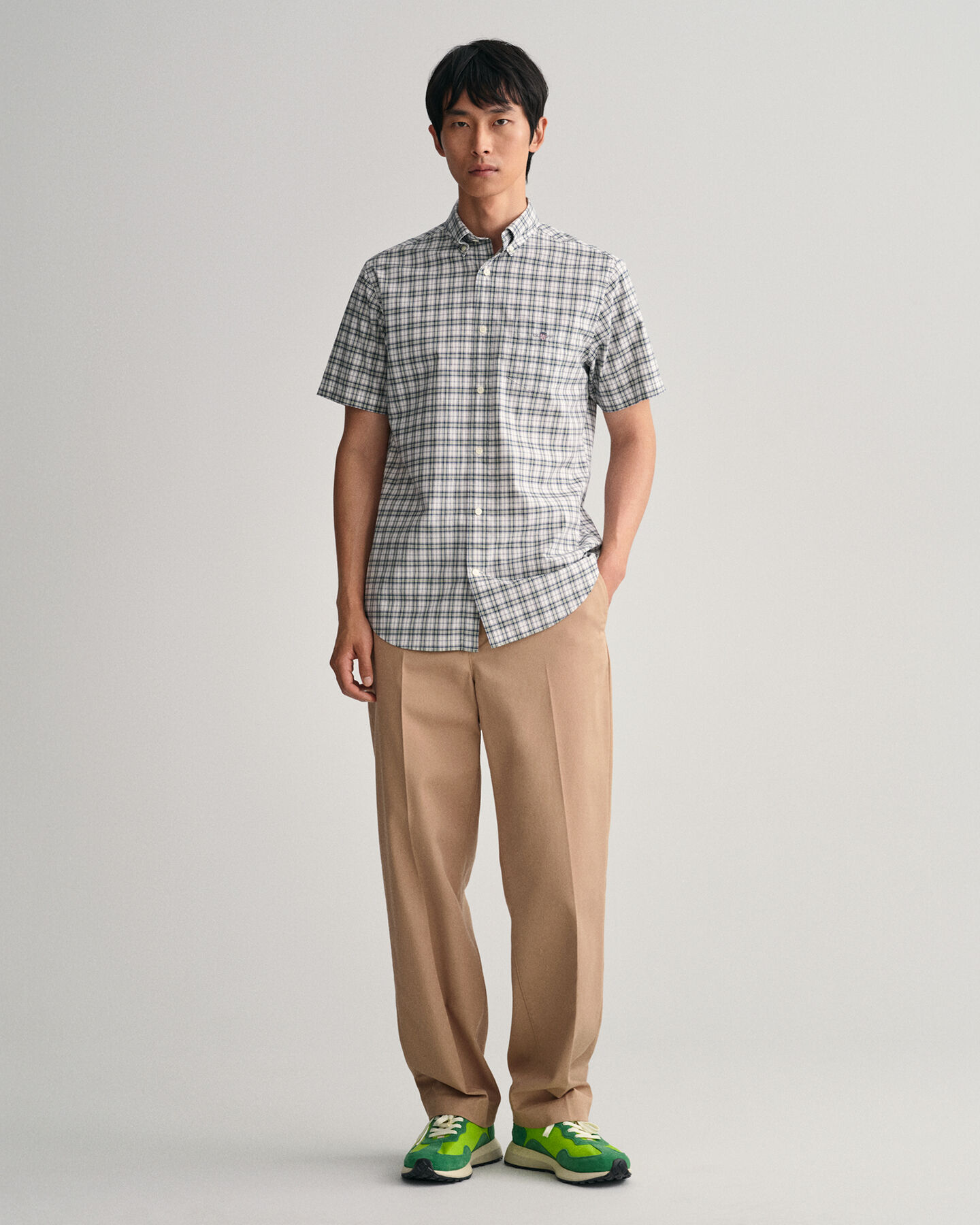 Regular fit poplin-skjorte med mikrotern og korte &aelig;rmer