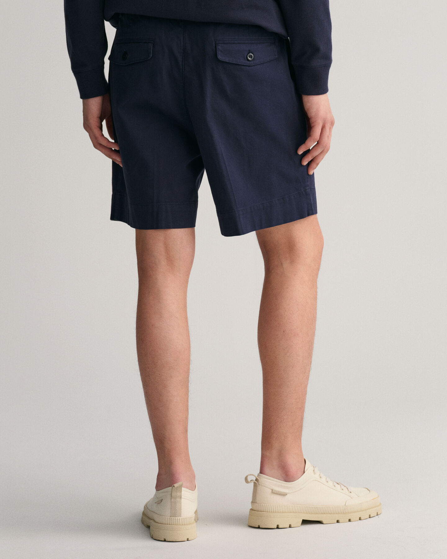 Twill chinoshorts med læg