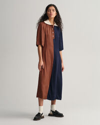 Rugger kjole med farveblokke og korte &aelig;rmer