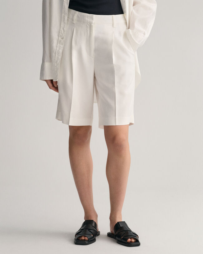 Relaxed fit shorts med læg