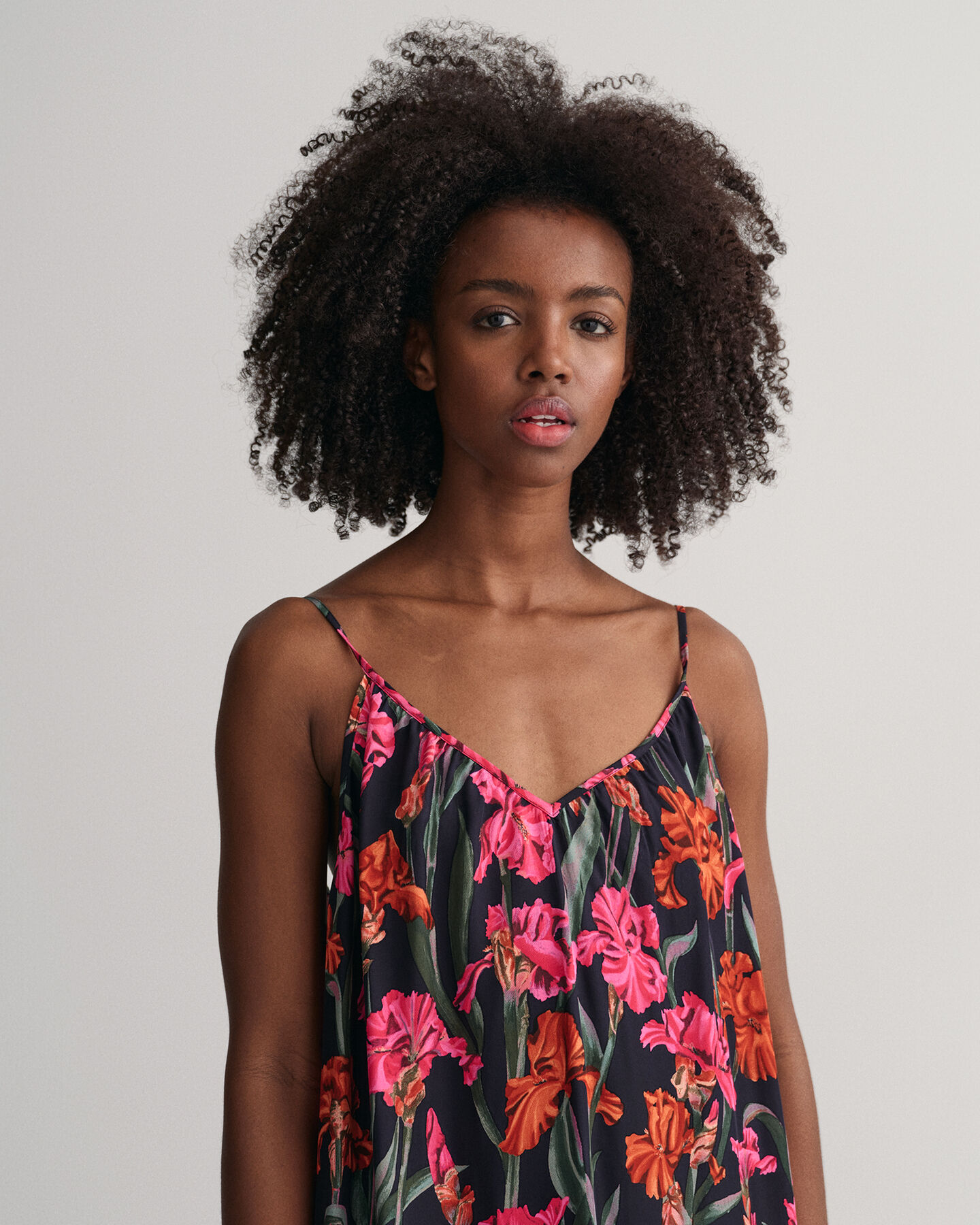 Maxi kjole med tynde stropper og tryk