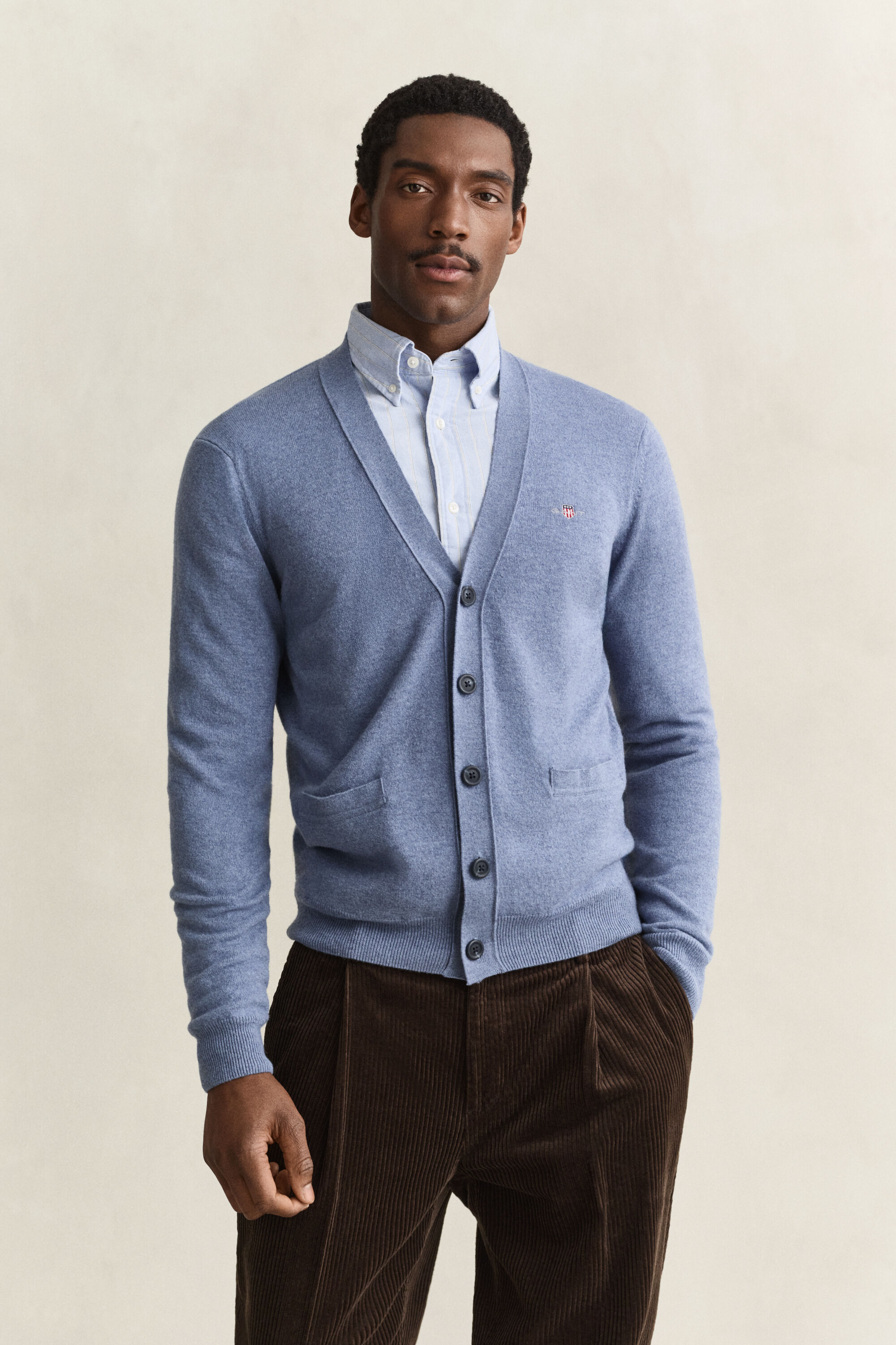 Cardigan i lammeuld med V-hals