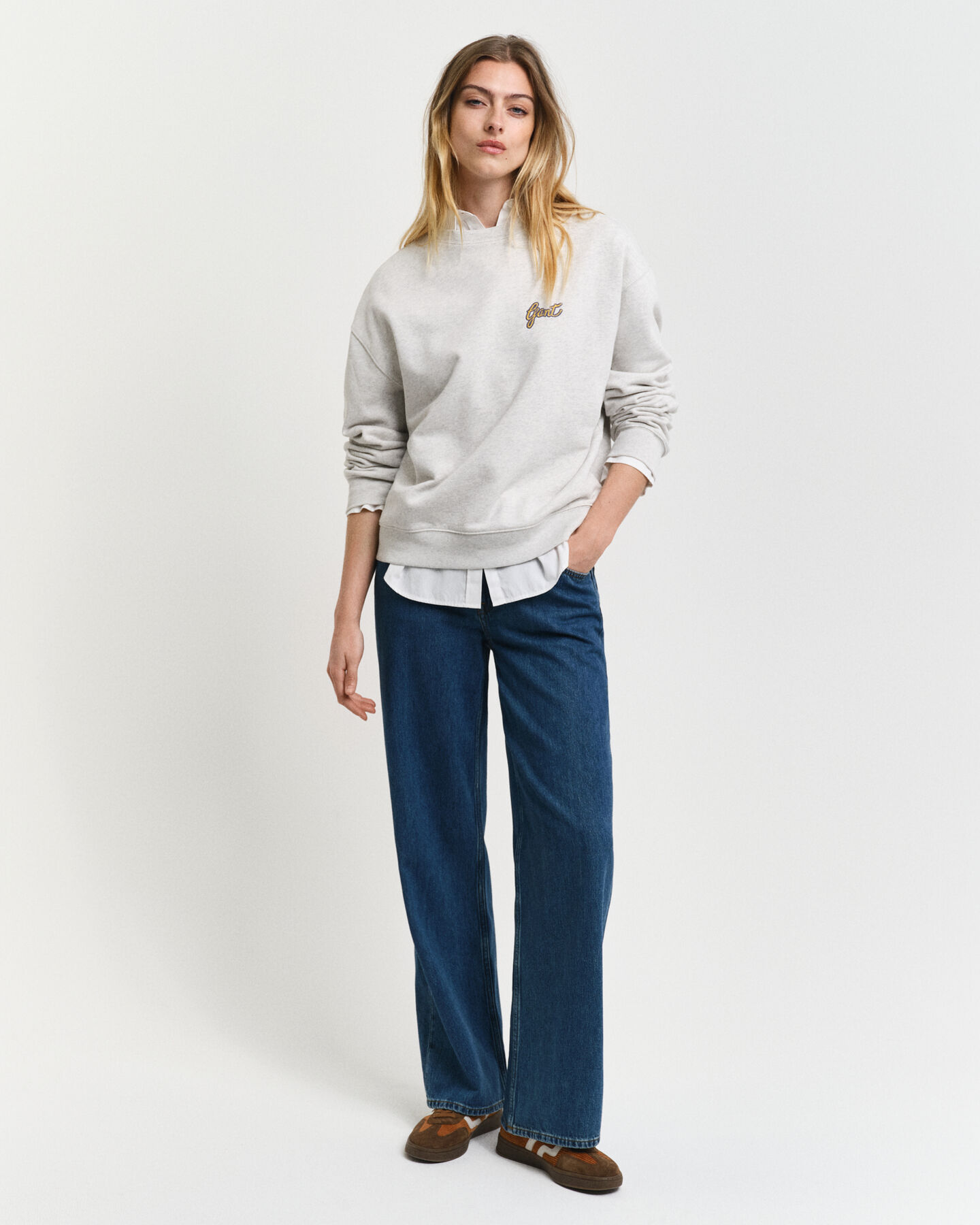 Sweatshirt med crewneck og skrift-grafik