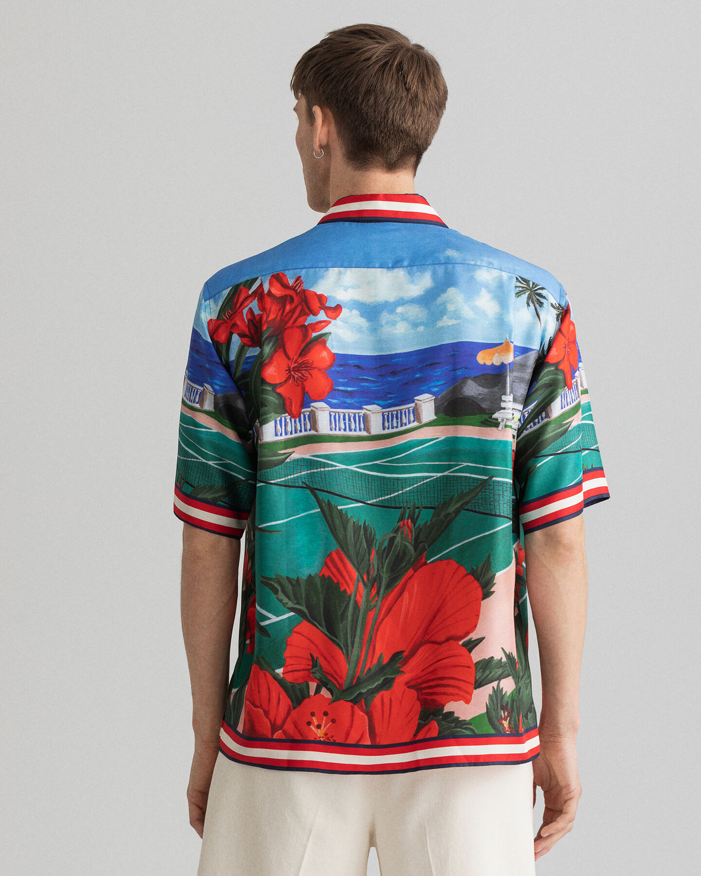 Relaxed fit Scenery silkeskjorte med korte ærmer