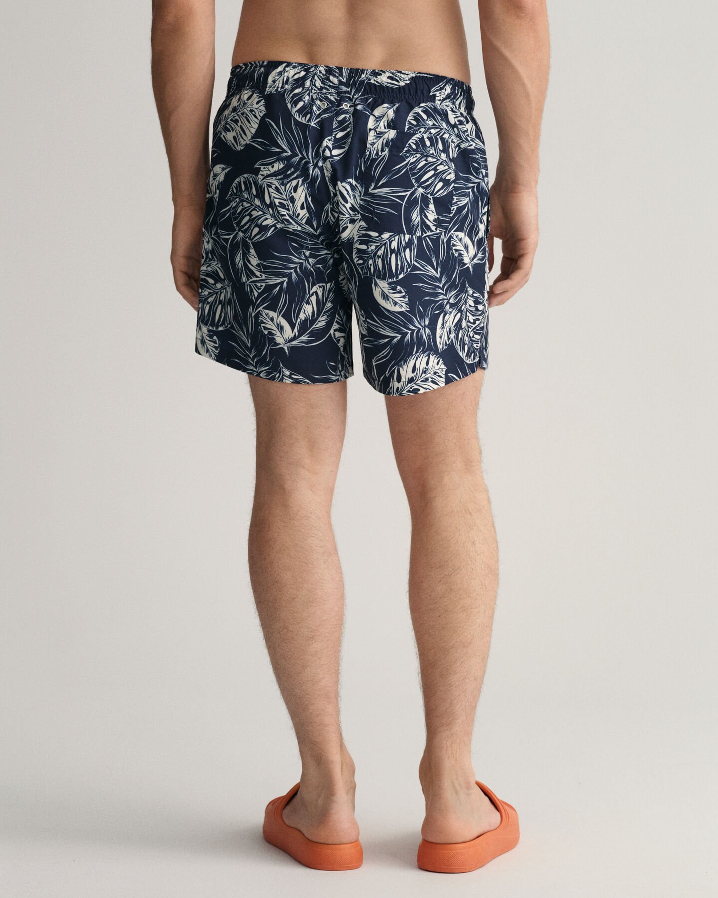 Classic fit badeshorts med Tropical Leaves-tryk