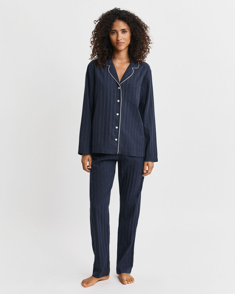 Pyjamassæt af satin med striber i gaveæske