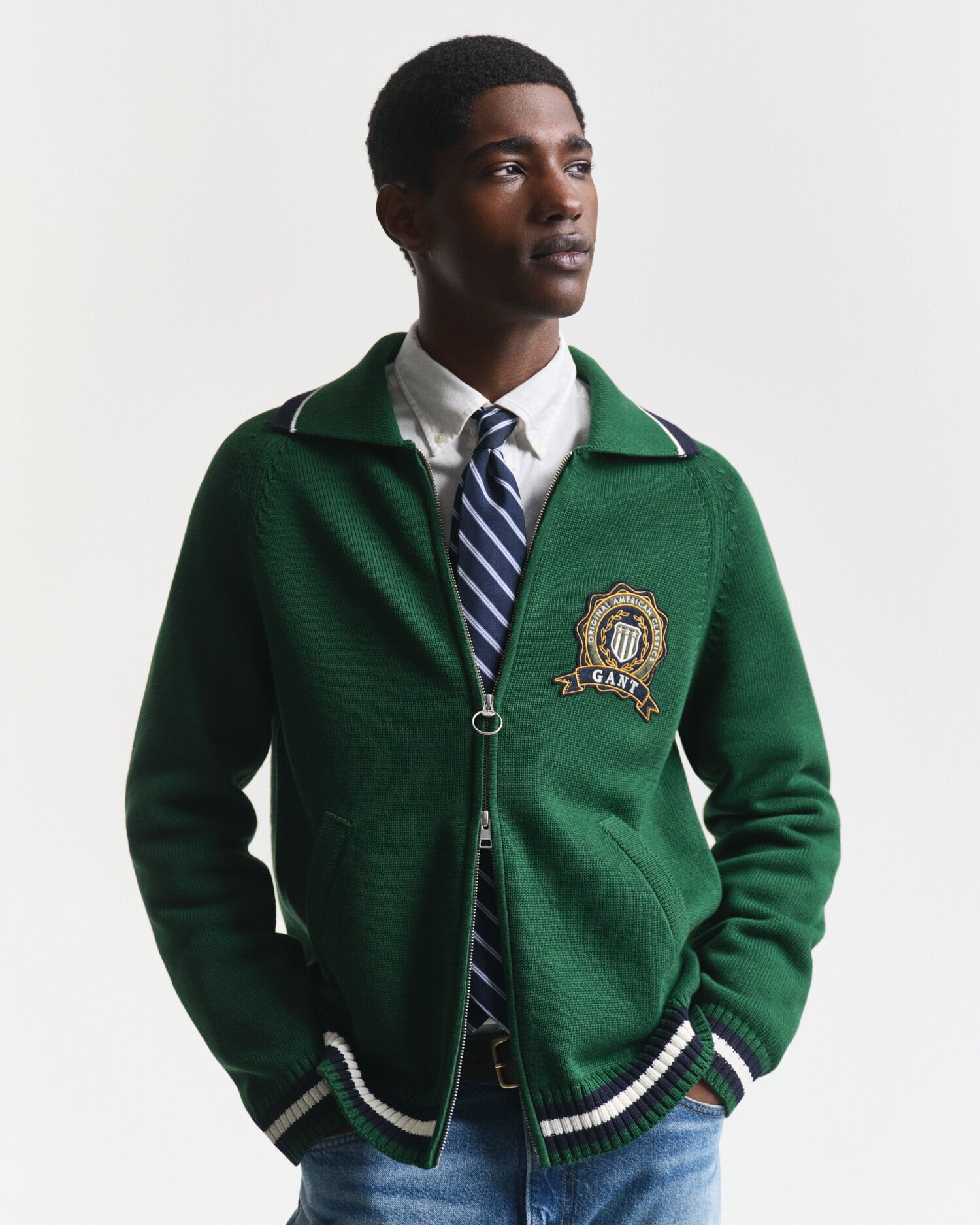 Cardigan med GANT 1949-grafik og lynlås