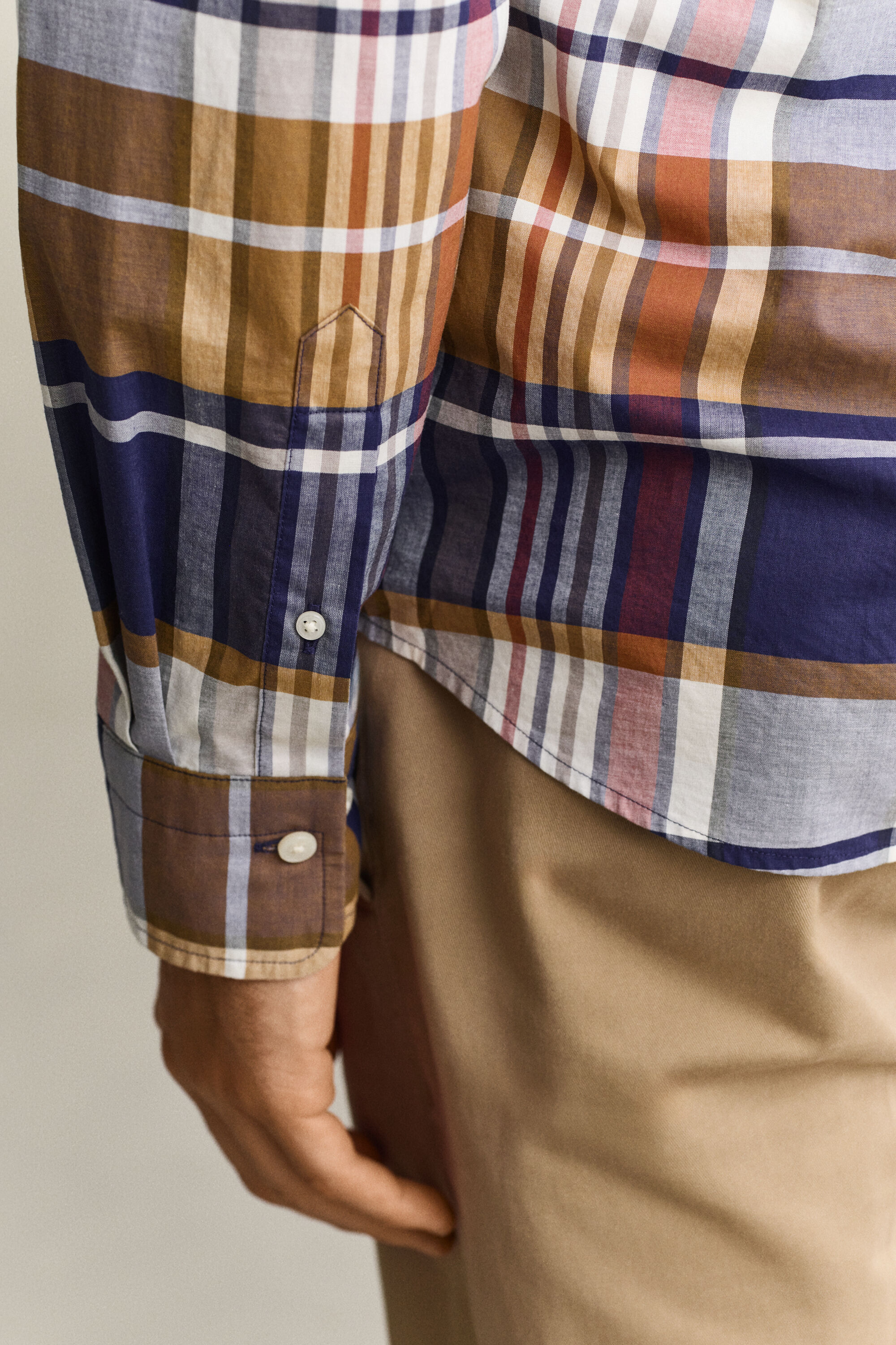 Gant x Yale ternet skjorte af poplin