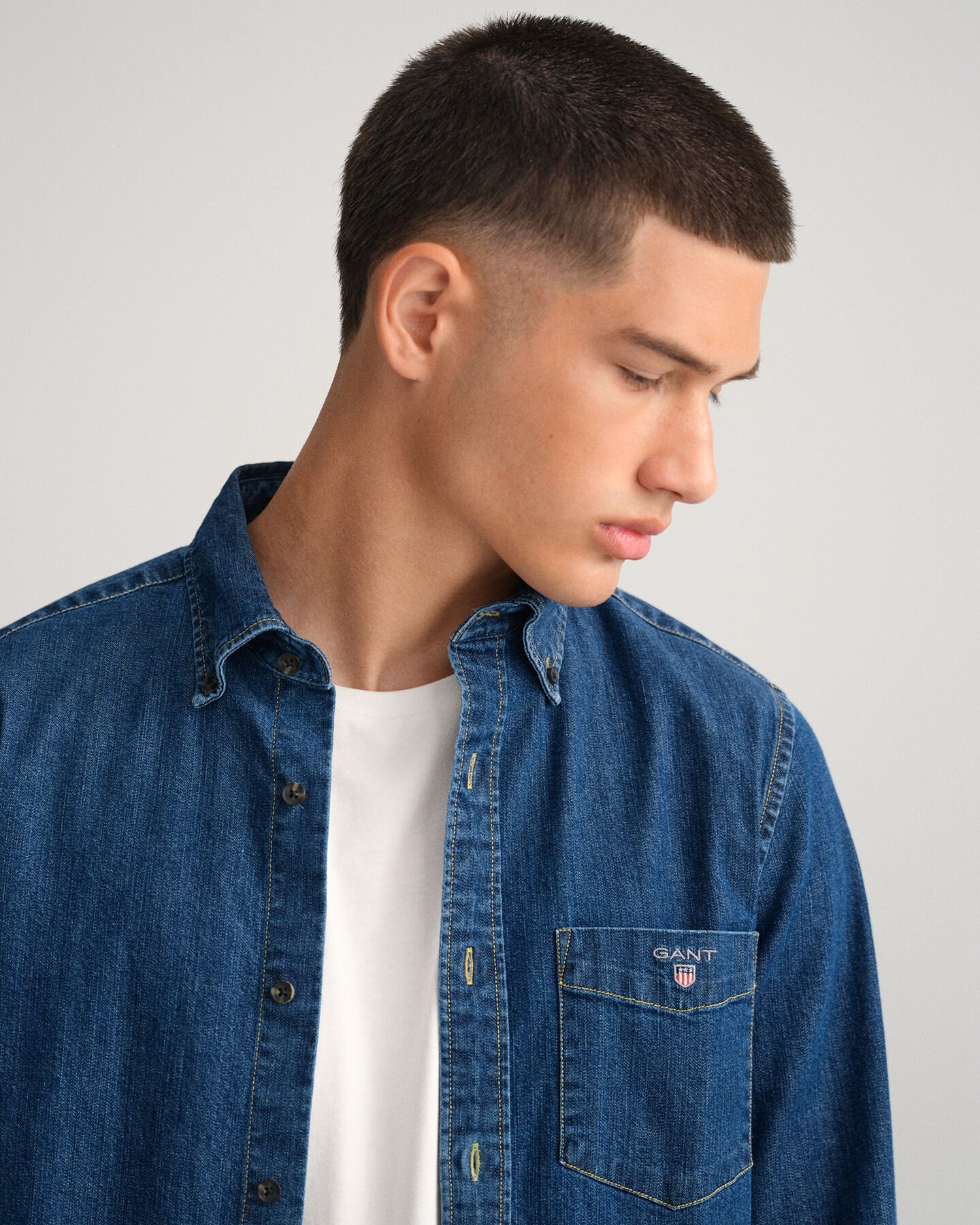 Slim fit denim-skjorte