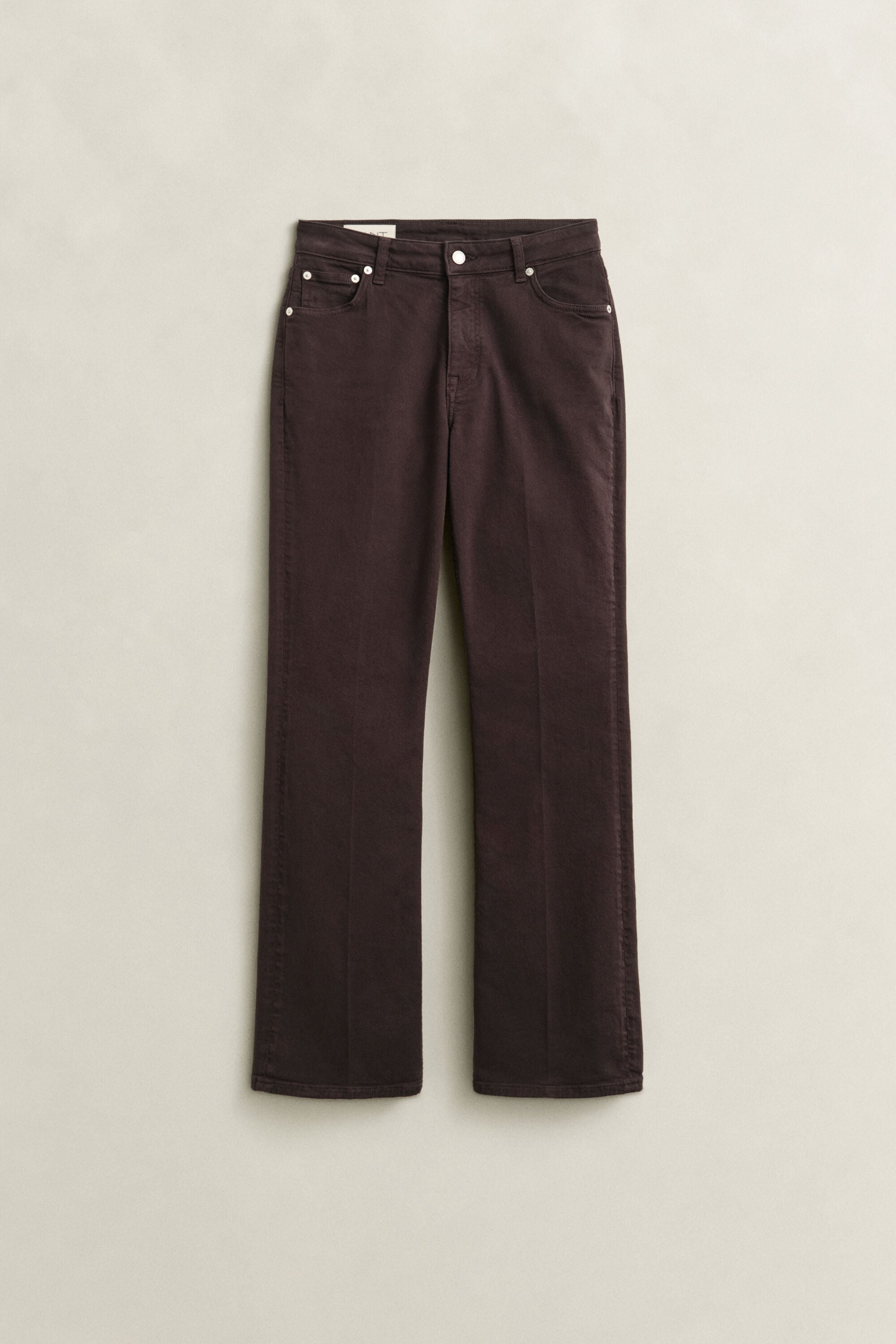 Slanke farvede jeans med svaj