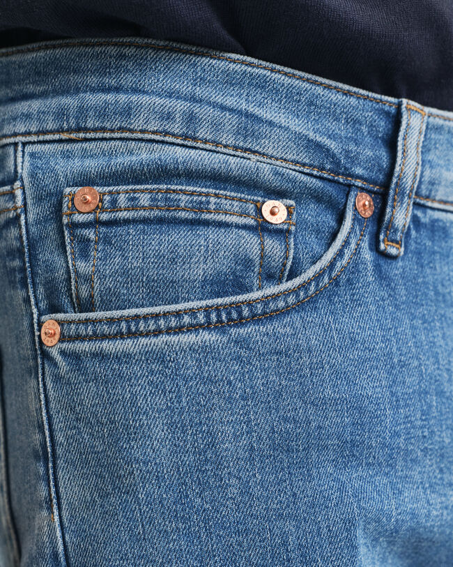 Slim fit jeans i let vask