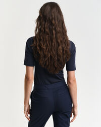 Top med rund halsudskæring