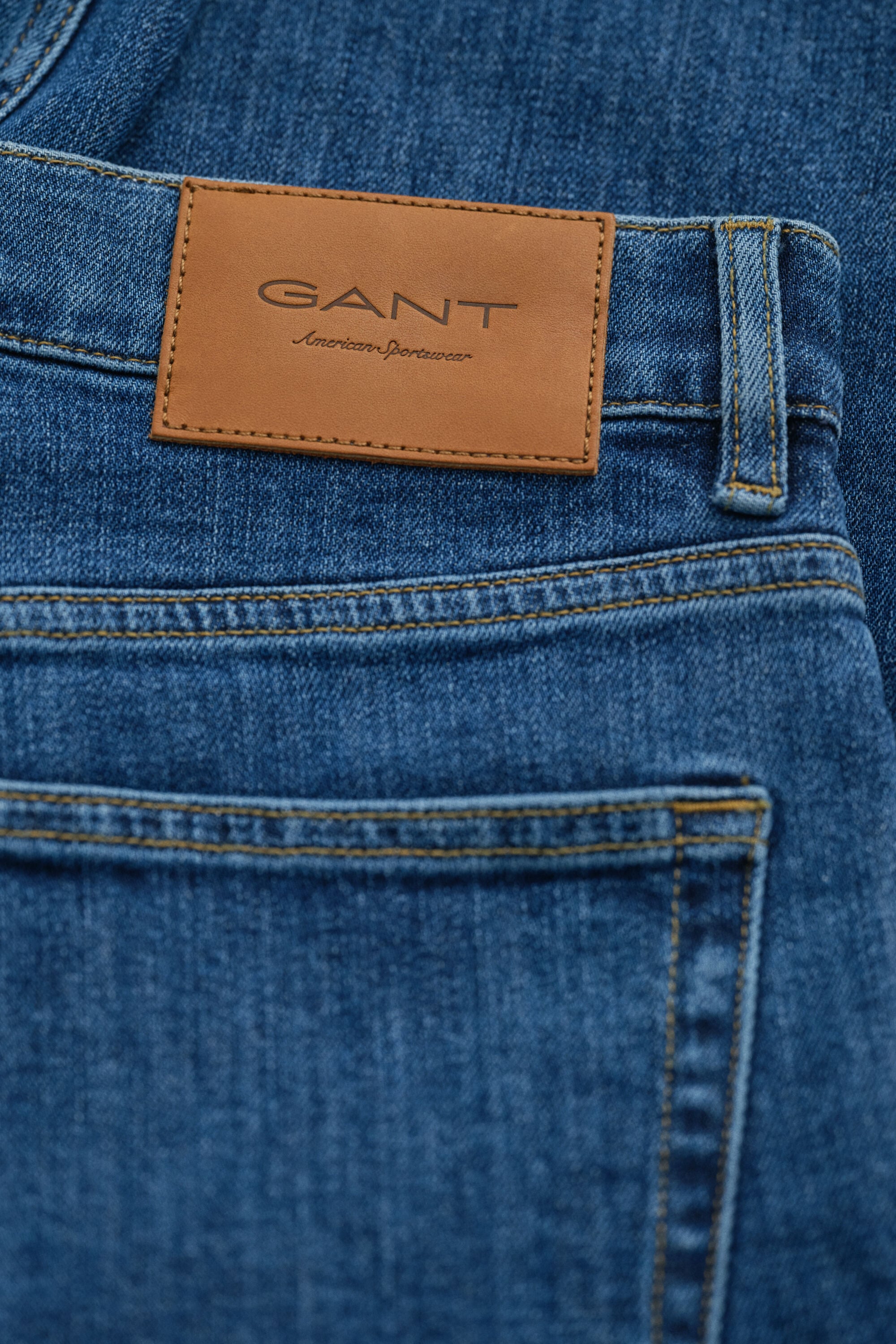 Regular jeans i let vask