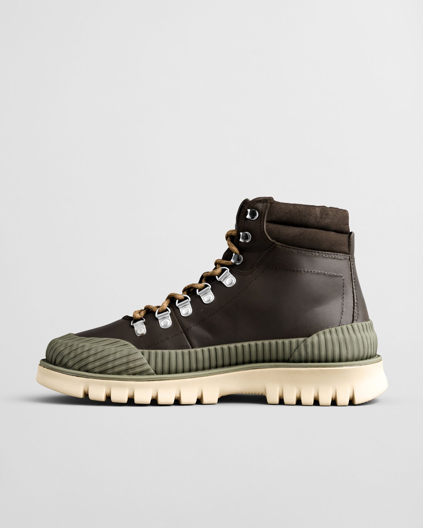 Nebrada mellemhøje læderstøvler