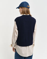 Sweater-vest i uld med bred ribstrik og V-hals