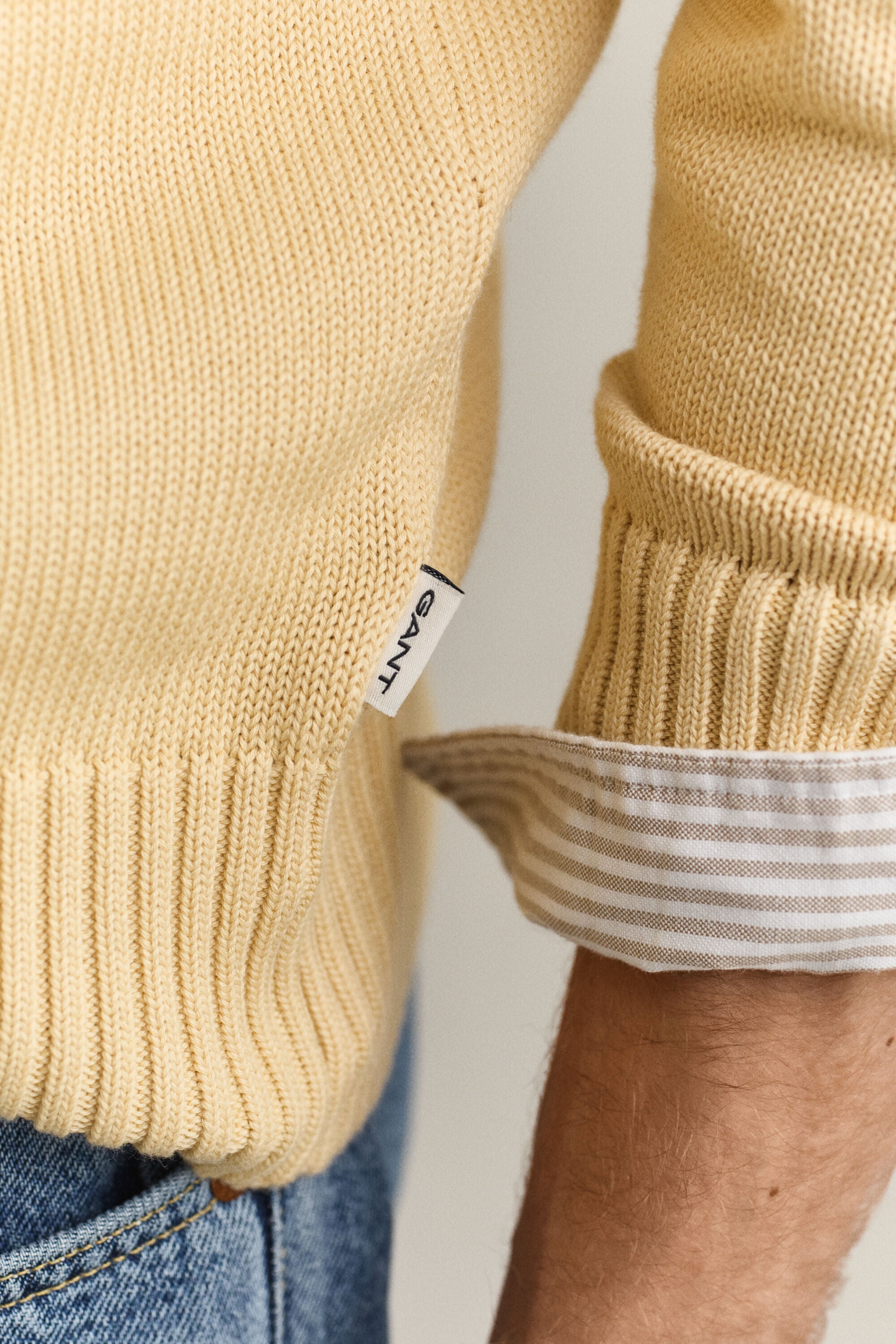Sweater i supimabomuld med knaplukning i halsen