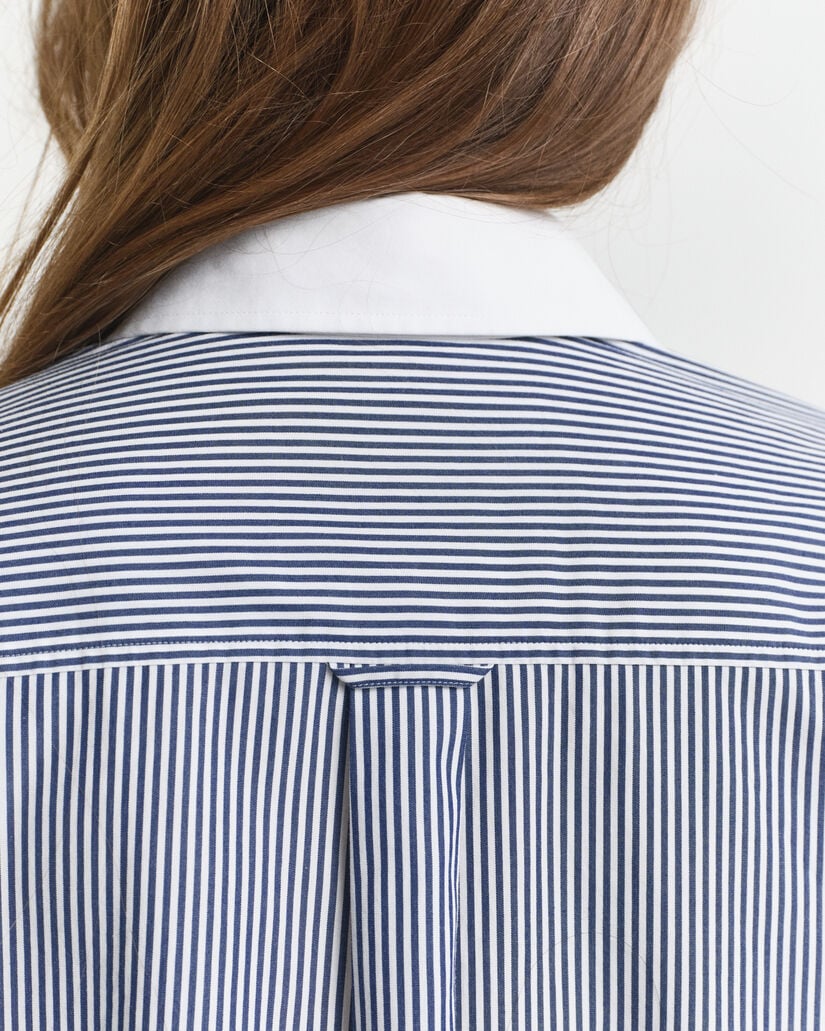 Oversized skjorte med kontrastfarvet krave og striber