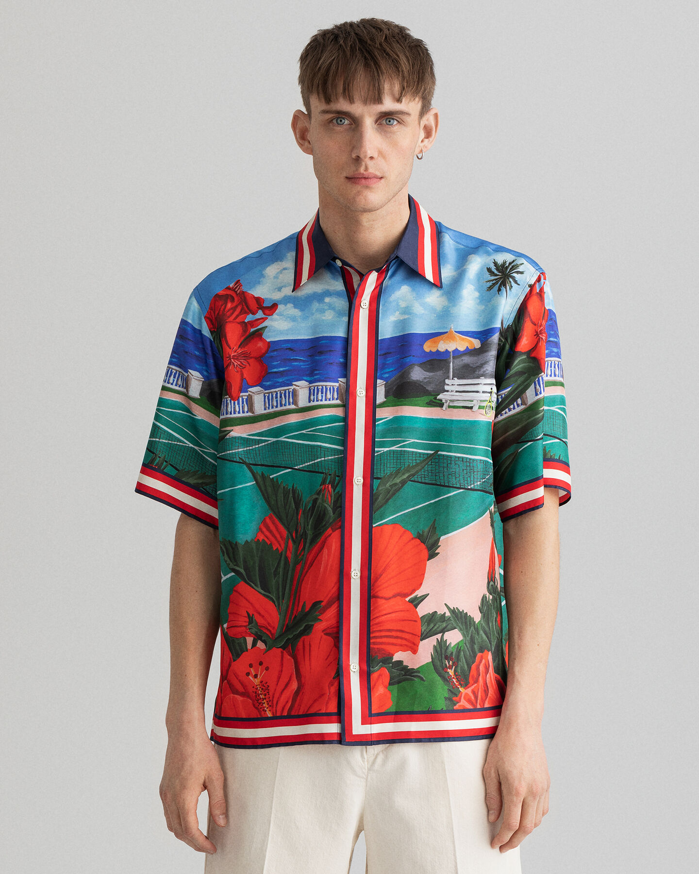 Relaxed fit Scenery silkeskjorte med korte ærmer