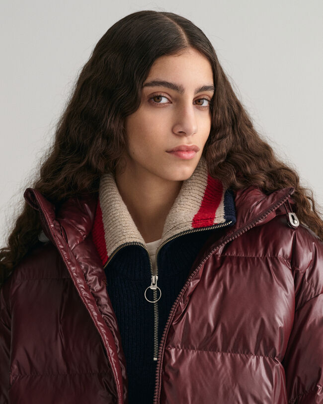 Skinnende pufferjakke med dun