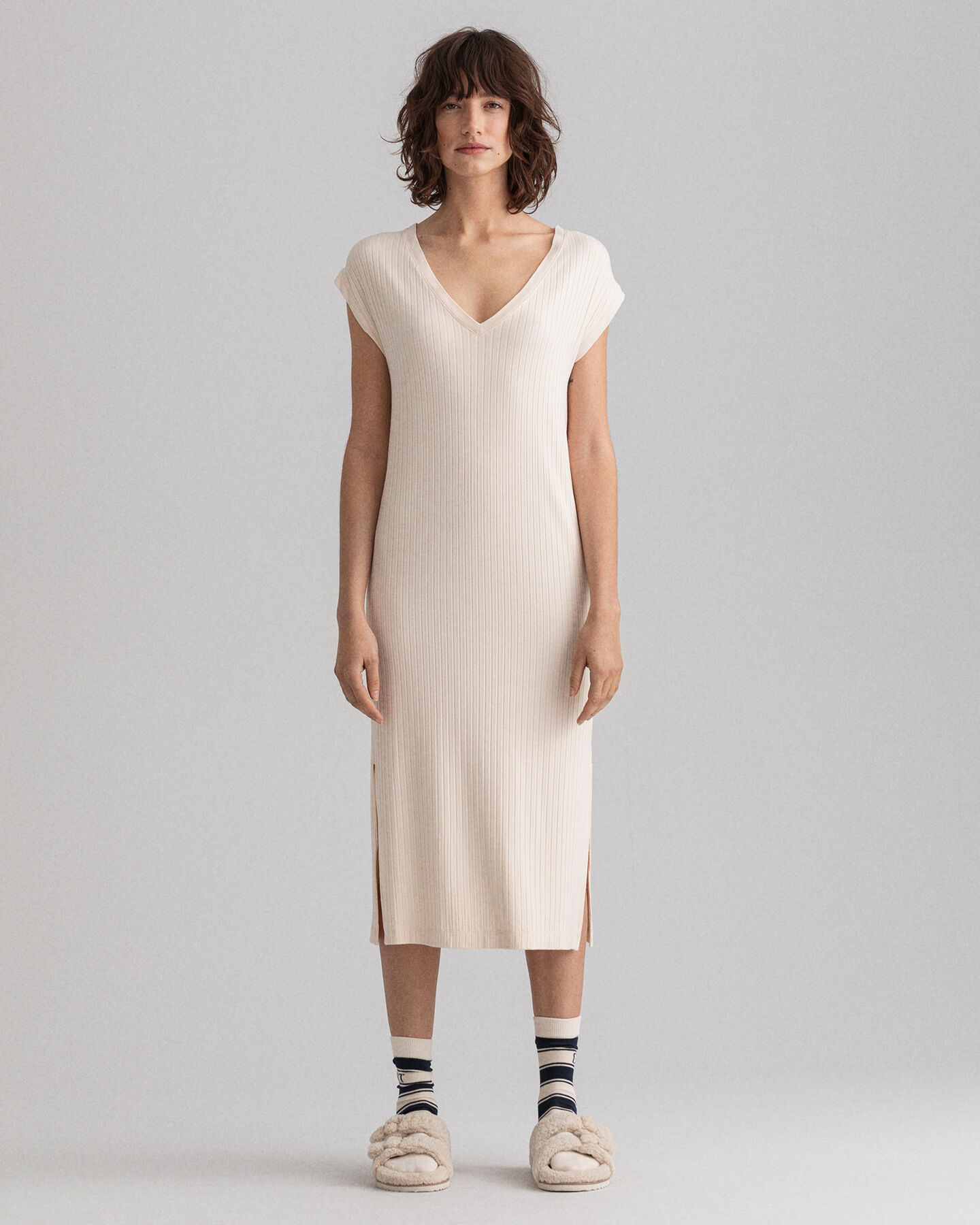 Detail jerseykjole med slidser