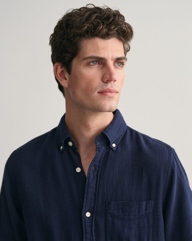 Regular fit Textured skjorte af bomuld og h&oslash;r med korte &aelig;rmer