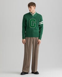 Collegiate sweater med V-hals