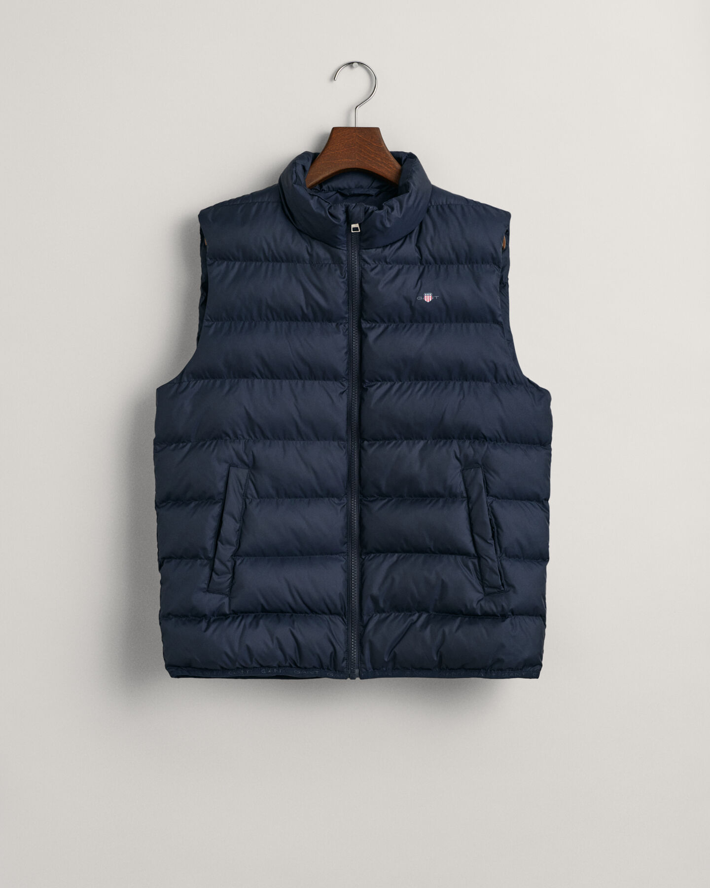 Teens Shield let vatteret vest