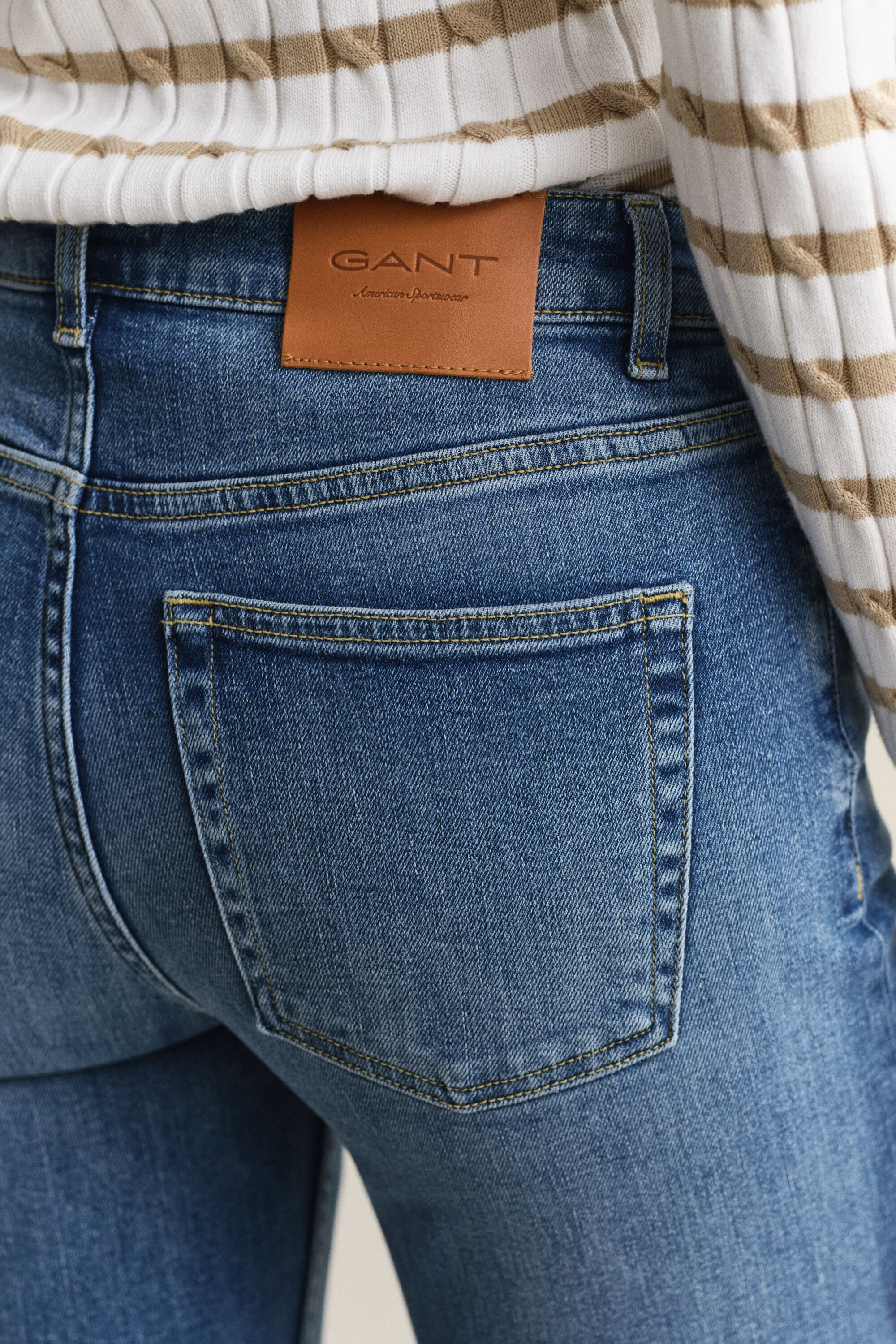 Jeans med svaj og stræk