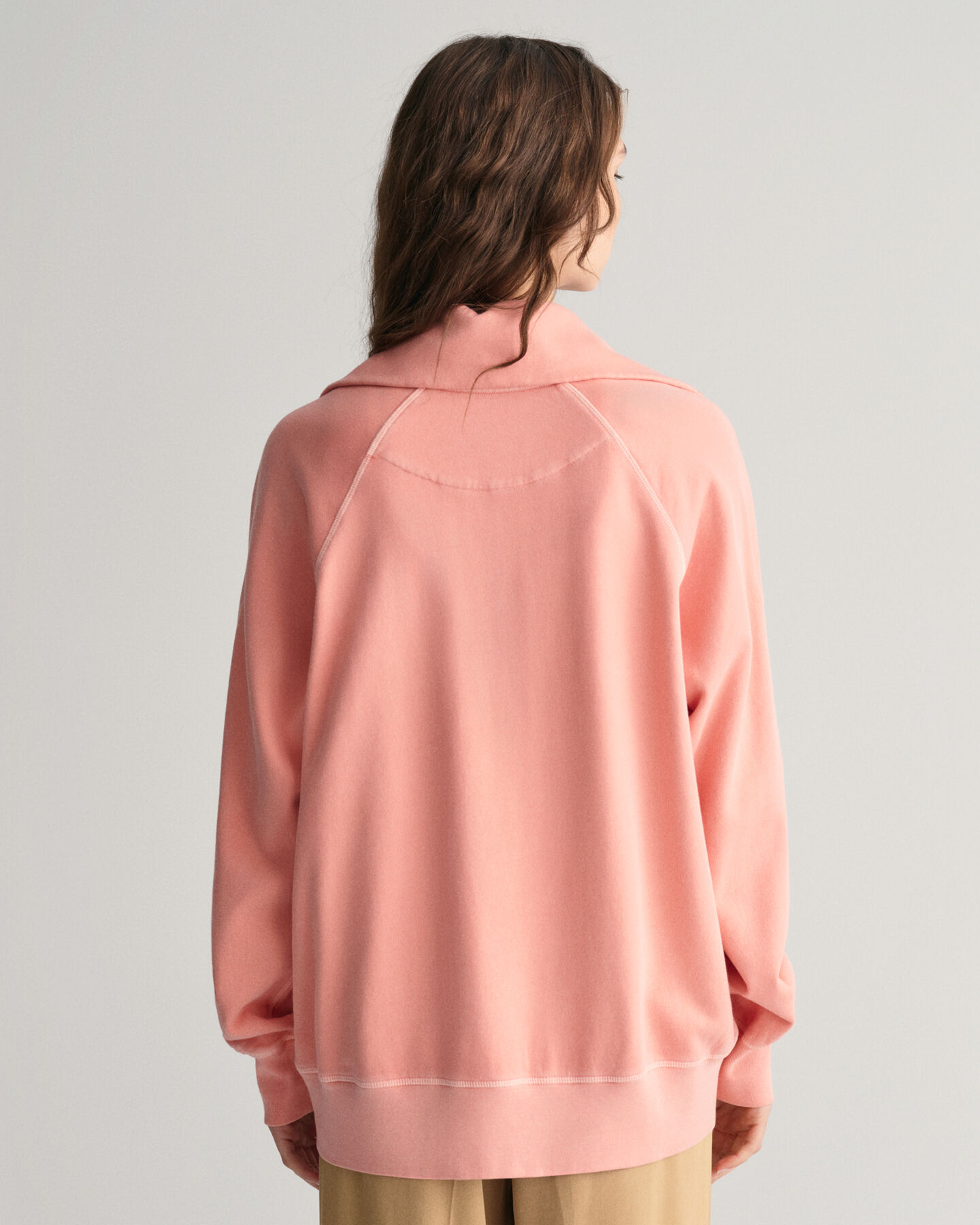 Sunfaded sweatshirt med halv lynl&aring;s