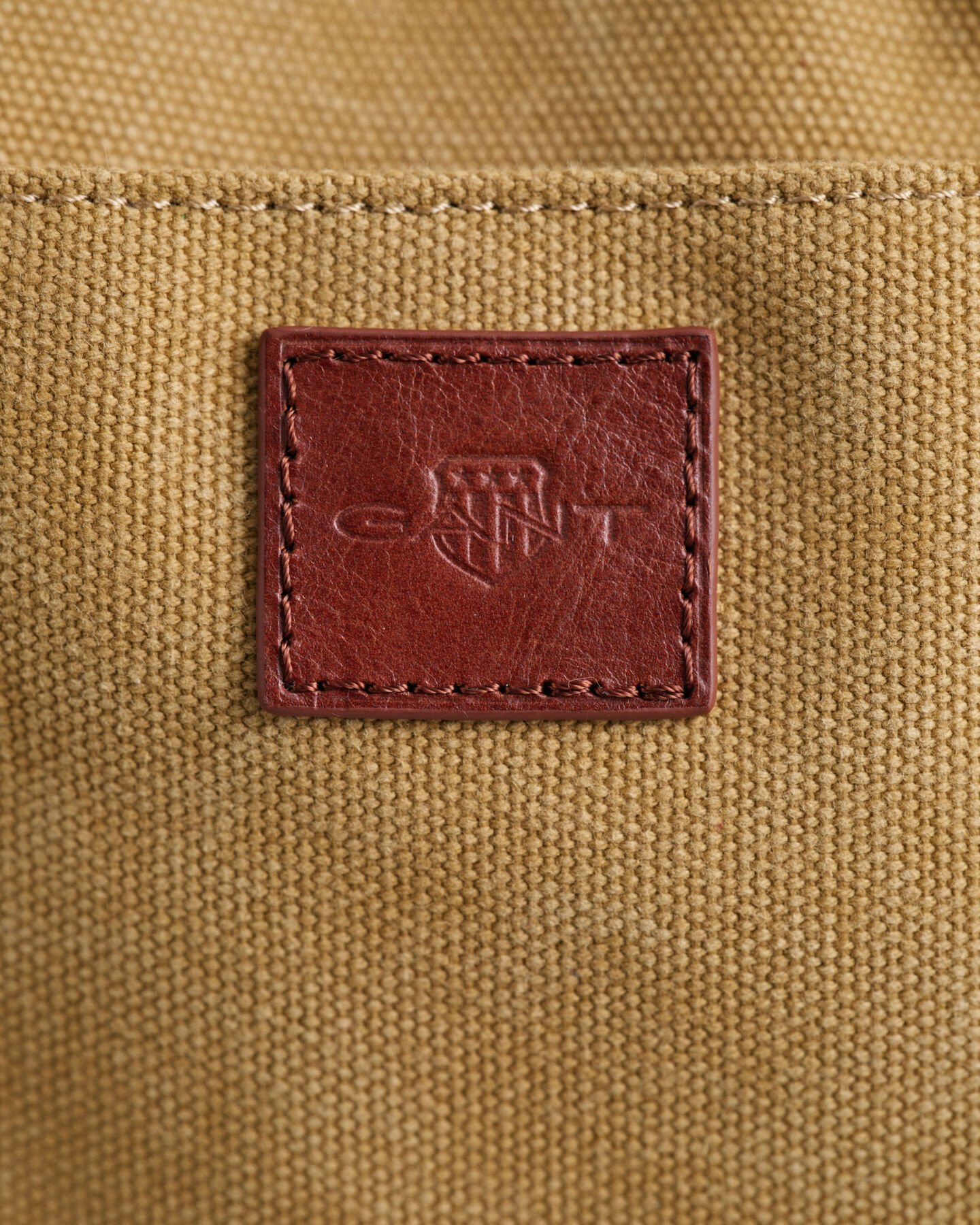 Rejsetaske i vasket lærred