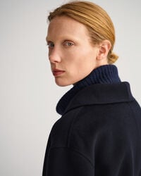 Håndsyet blazer med bælte