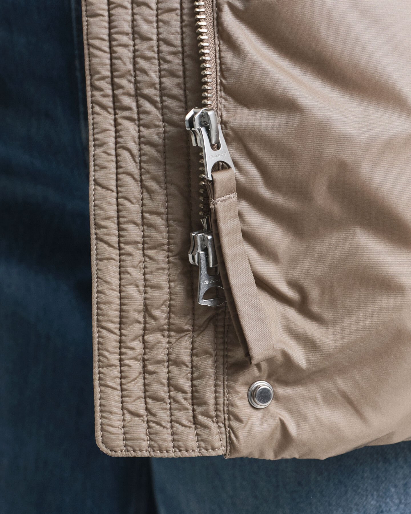 Relaxed fit dunjakke