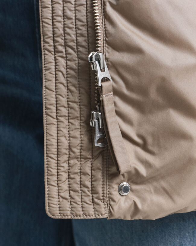 Relaxed fit dunjakke