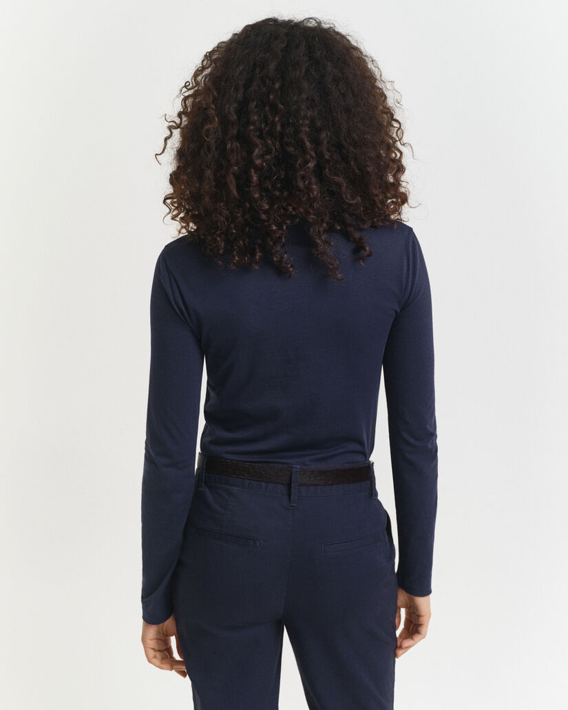 Let T-shirt af bomuld med lange ærmer