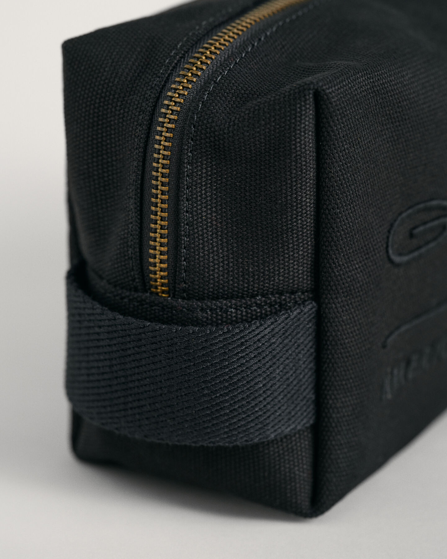 Tonal Shield toilettaske