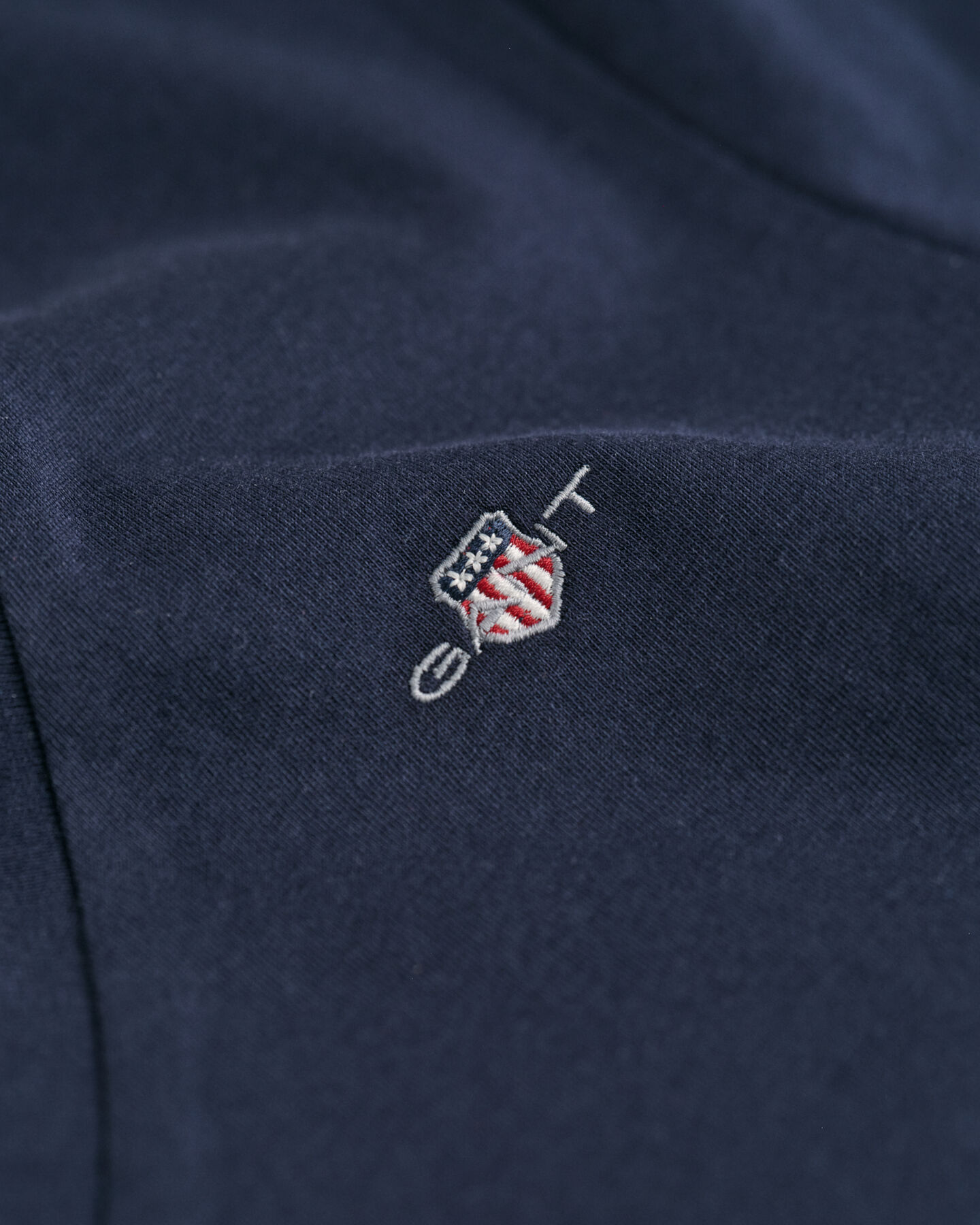 Shield T-shirt med V-hals